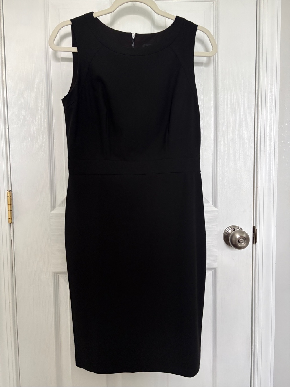 Ann Taylor Black Sleeveless Sheath Dress